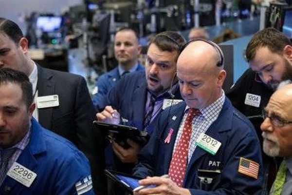 المؤشر ستاندرد آند بورز 500 يهبط بفعل مبيعات التجزئة الأمريكية