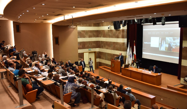 "اللقاء الوطني التربوي" أوصى
بتصحيح رواتب المعلّمين وزيادة النقل