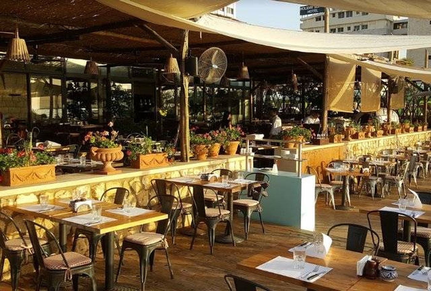 نقابة أصحاب المطاعم: المنتسبون
إلى النقابة يلتزمون بسلامة الغذاء