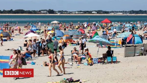 UK heatwave: Met Office says 'stay out of the sun