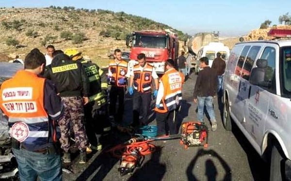 مقتل جندي اسرائيلي دهساً واصابة المنفذ ومداهمات واعتقالات