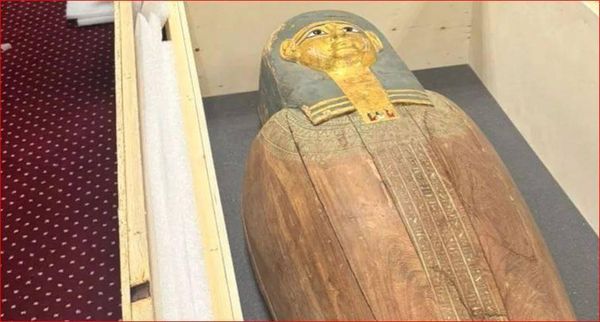 مصر تسترد قطعتين أثريتين من بلجيكا