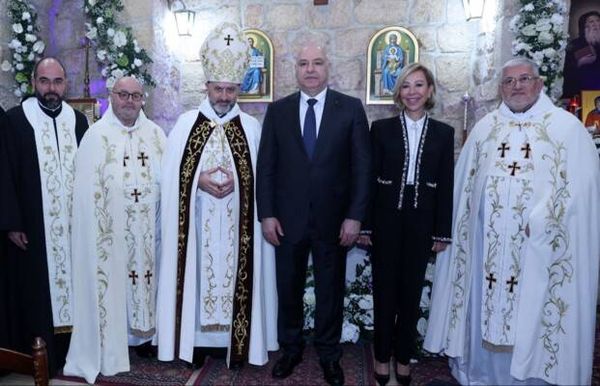 شارك واللبنانيّة الأولى في قداس عيد القديس أنطونيوس في الحدت
عون: أديرة الرهبانيّة الأنطونيّة باتت منارات علم وصلاة... ومدارسها خرّجت أجيالاً
بو رعد: جئنا لنصلّي معكم كي يُساندكم الله... ويبقى السلام طلبكم ورغبة قلبكم