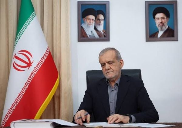 الرئيس الإيراني مسعود بزشكيان: واشنطن و"تل أبيب" أدركتا اليوم أنهما لا تستطيعان إخضاع الشعب الإيراني عبر الحرب والإجراءات العسكرية