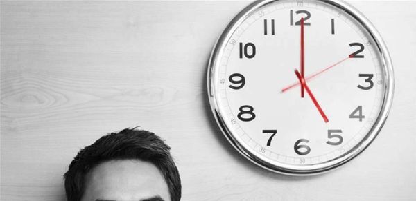 لا تنسوا تقديم الساعة اليوم: إليكم قصة هذا "التقليد".. وهل ستتأثر صحتكم؟