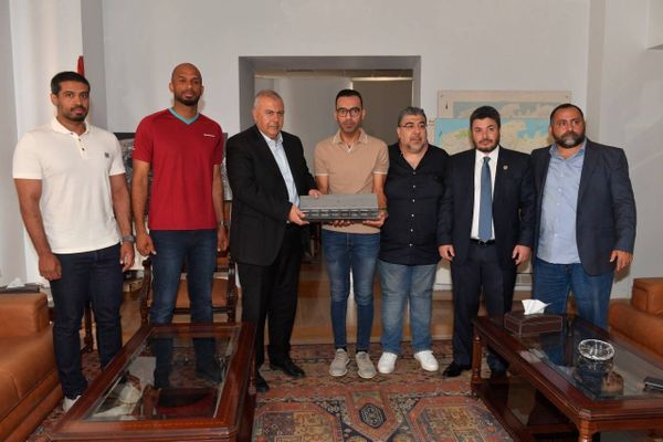 محافظ بيروت مروان عبود
استقبل وفد اللجنة العليا للمشاريع والإرث