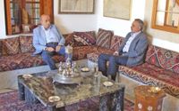 ارسلان يلتزم الصمت وينأى بنفسه عن التعيينات
جنبلاط يسعى للتمديد لرئيس اركان الجيش وتسمية قائد الشرطة القضائيّة