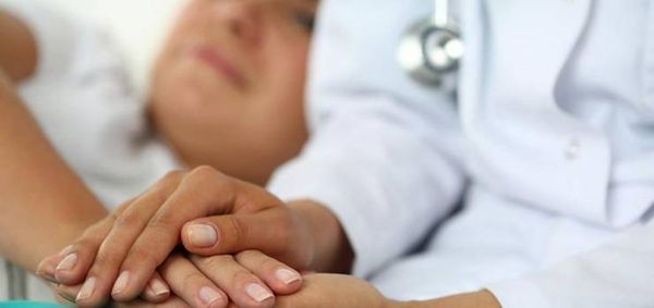 10 أعراض للسرطان يمكنك اكتشافها بنفسك