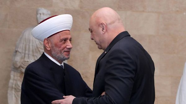 دريان من بعبدا: لن يستطيع أحد تمرير أي مشروع تقسيمي أو تفتيتي إذا توحّد اللبنانيون