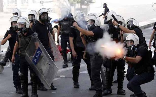 معلومات عن اقالة المسؤولين عن الملف السوري في الخارجية والمخابرات التركية
