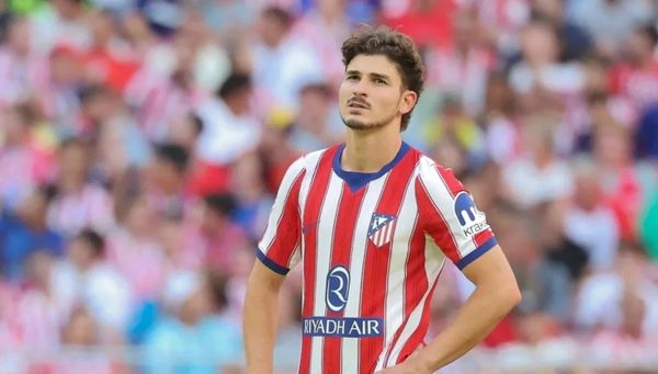 أتلتيكو مدريد يحسمها: لا مفاوضات مع برشلونة بشأن جوليان ألفاريز
