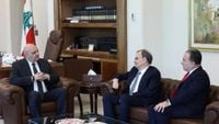 عون يبحث مع البزري وحكيم تطورات زراعة الأعضاء في لبنان