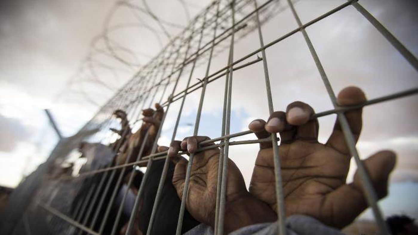 كم بلغ عدد الأسرى الذين استشهدوا في سجون الإحتلال جراء الإهمال الطبي؟