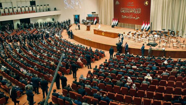 أزمة سياسية في البرلمان العراقي.. تحالف 140 نائبا لإقالة الحلبوسي
