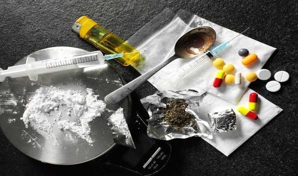 شبكة المخدرات تتلقّى ضربة قاسية… واتصالات مجهولة تستهدف صادر وضباط التحقيق