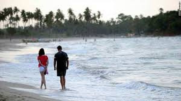 إن مر جناح روحي عليك فصلي 
