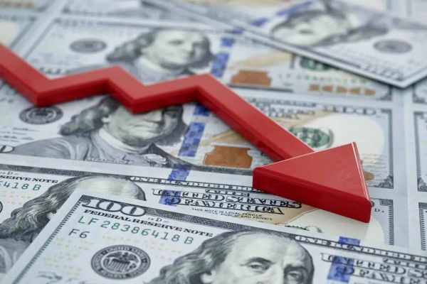 الدولار  إلى أدنى مستوياته منذ 3 أعوام ونصف!... ومخاوف على استقلالية الاحتياطي الفيدرالي