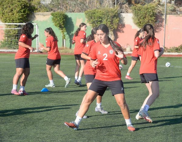 كيف ترتقي كرة القدم النسائية في لبنان بغياب دوري قوي؟