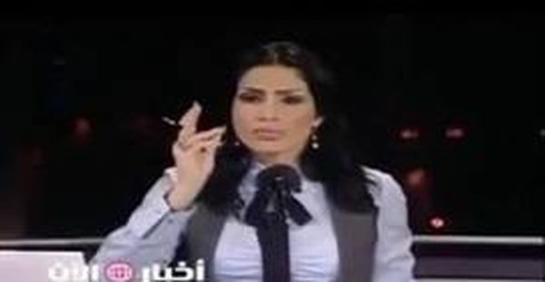 بالفيديو.. موقف محرج لمذيعة عربية على الهواء!!
