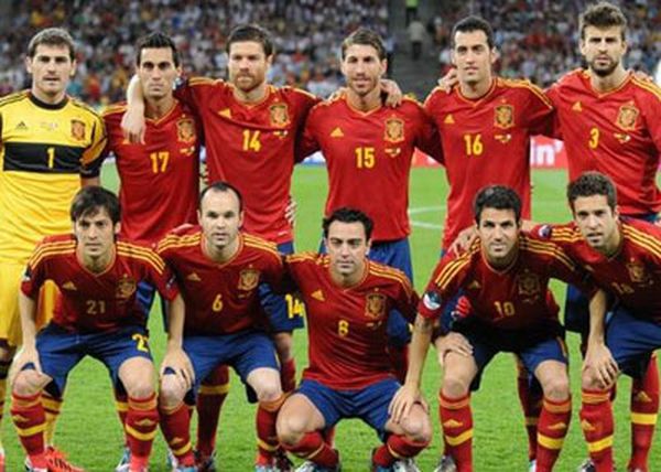 مباريات ودية اليوم : جنوب افريقيا ــ البرازيل وألمانيا ــ تشيلي
وانكلترا ــ الدنمارك وفرنسا ــ هولندا واسبانيا ــ ايطاليا 