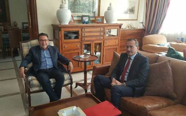 تويني بحث وسفير رومانيا

في كيفيّة مُكافحة الفساد