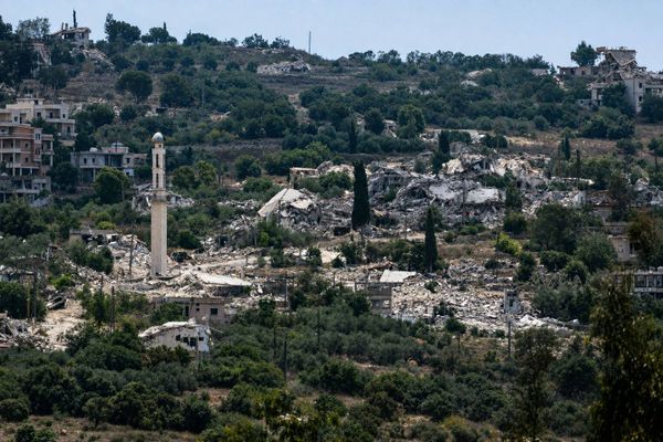 اكتمال لائحة الدول المشرفة على المناطق التجريبية
عيسى: سلموا السلاح بتوقف الحرب... وقاسم: ماضون في خياراتنا ولن نستسلم