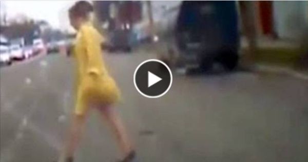 بالفيديو: شاهد حسناء روسية تدفع ثمن جمالها غاليًّا !
