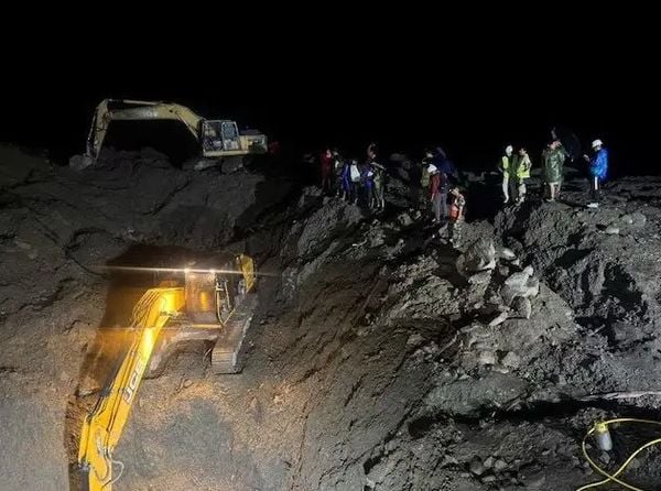 ارتفاع حصيلة ضحايا الفيضانات في نيبال إلى 903 قتلى و4247 مفقودًا