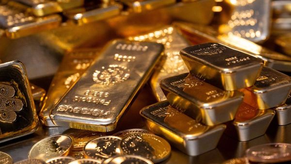 الذهب يتراجع بأكثر من 1% وسط توقعات برفع الفائدة الأميركية