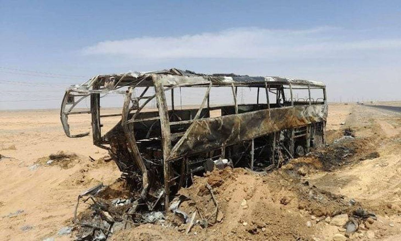 مصرع 15 عاملًا وإصابة 22 آخرين في حادث مروع بالإسماعيلية