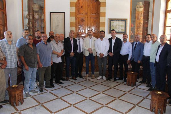 لقاء بين تيمور جنبلاط ونقيب أطباء بيروت لبحث أوضاع القطاع الصحي