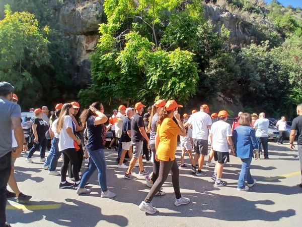 نهر الكلب يجمع أبناء ضبيه في جولة ثقافية واستكشافية