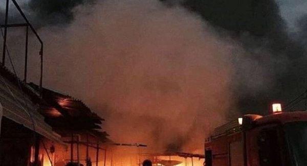 حريق هائل يزيل أكثر من ألفي محل تجاري بسوق بإقليم كردستان