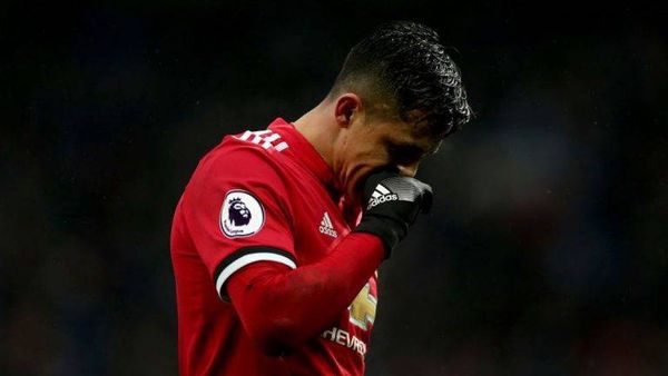 أليكسيس سانشيز ضمن قائمة مباراة مانشستر يونايتد ضد برشلونة في دوري أبطال أوروبا