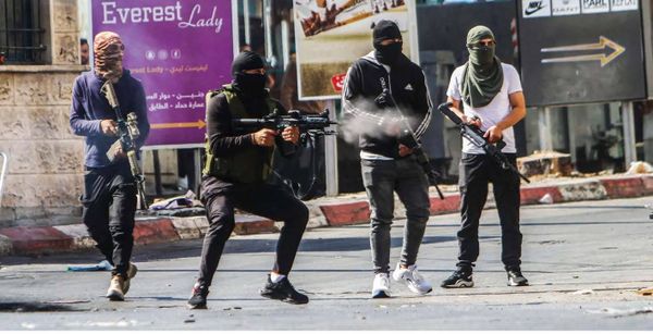 تواصل الإدانات العربية والدولية للعدوان
المقاومة الفلسطينية ترد في تل ابيب... الاحتلال: 10 اهداف متبقية في جنين