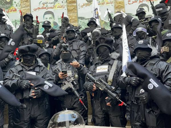 «عرين الاسود» تتوعد الاحتلال برد قاس... وغارات اسرائيلية على غزة
قلق اممي... السلطة تطلب «الحماية الدولية» للشعب الفلسطيني