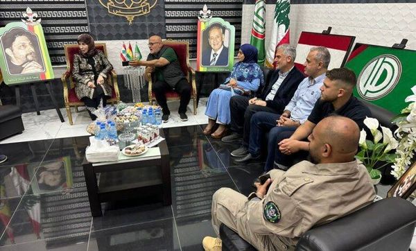 زارت مراكز كشافة الرسالة والصليب الأحمر والدفاع المدني في صور
عز الدين: نُشيد بالجهود التي يبذلونها
خلال إجلاء الجرحى والشهداء