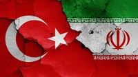 إيران تحت الخناق وتركيا في مرمى واشنطن.. هل يغيّر أردوغان حساباته؟
