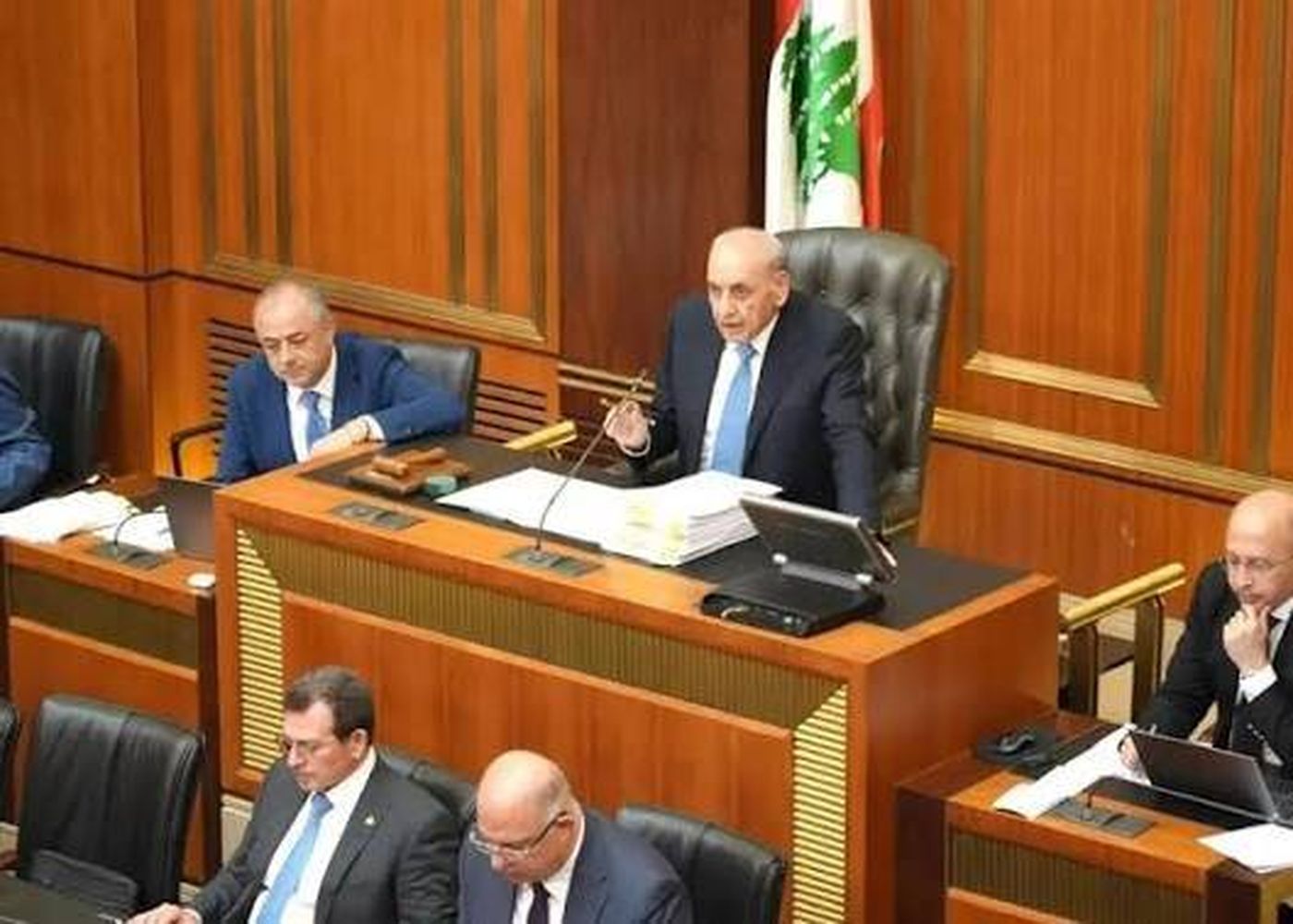 بعد تعديل قانون المصارف.. بري يرفع الجلسة إلى السادسة مساءً