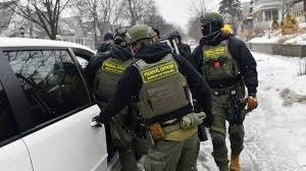 فرض قيود على عناصر إدارة الهجرة في مينيسوتا