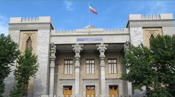 الخارجية الإيرانية: لا رسائل وساطة خلال زيارة وزير الداخلية الباكستاني إلى طهران