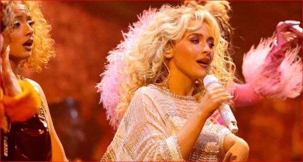 نجمة بوب شهيرة تهاجم البيت الأبيض: 