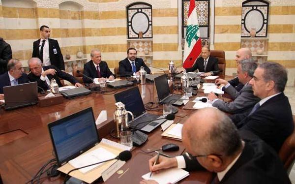 جلسة الحكومة مقياس لتوتر العلاقة بين بعبدا والسراي