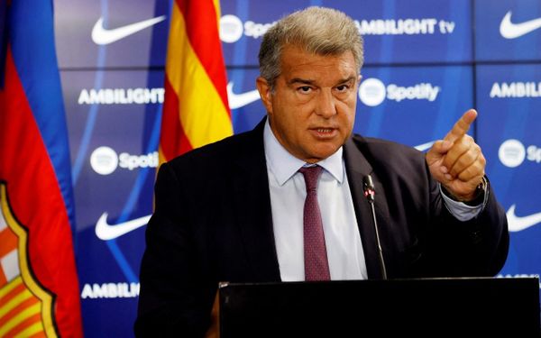 إيرادات برشلونة تتخطى المليار يورو للمرة الأولى في تاريخ النادي