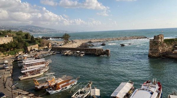 مناقصة عمومية لتأهيل منشآت مرفأ الصيادين في جبيل