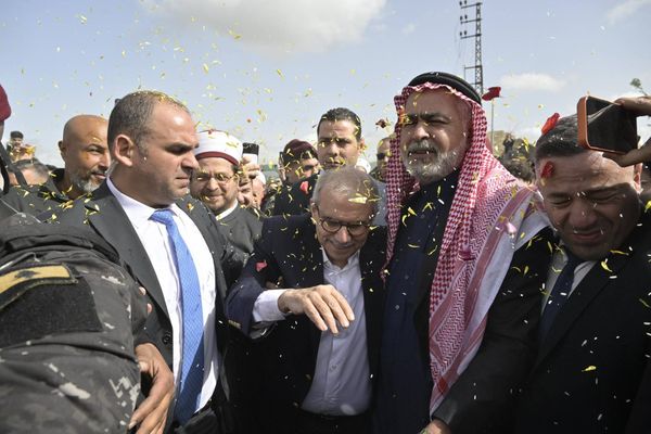 هل بدأت الدولة فعلاً بإعادة الإعمار رغم التحدّيات...؟
سلام يجول في الجنوب ليومين... ترحيب من الأهالي... وتأكيد على أن 