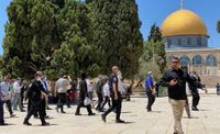 المستوطنون يقتحمون المسجد الأقصى مجدداً ومحاولة إطلاق نار على موقع عسكري للاحتلال