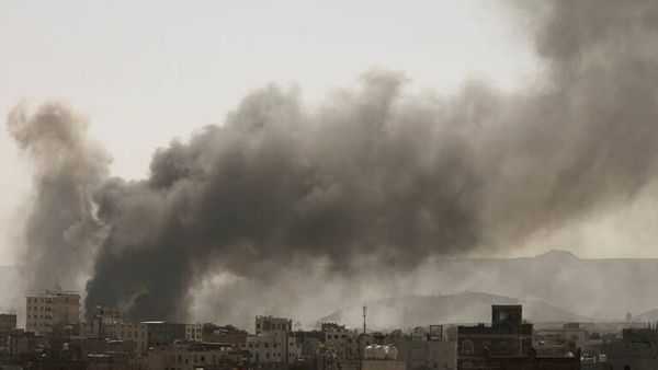 الحوثيون يعربون عن "أسفهم الشديد" حول حريق مركز للمهاجرين ويؤكدون مقتل 44 شخصا في الحادثة