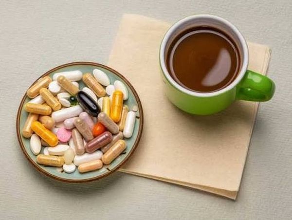 احذر القهوة مع هذه الأدوية.. مخاطر قد لا تتوقعها