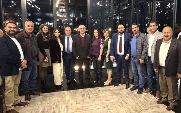 أبو الحسن يزور الكويت ويستهل زيارته بلقاء مع أبناء الجالية اللبنانية